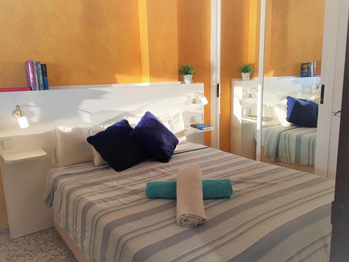 Beachfront And Bright Apartment Mareny Barraquetas Bagian luar foto