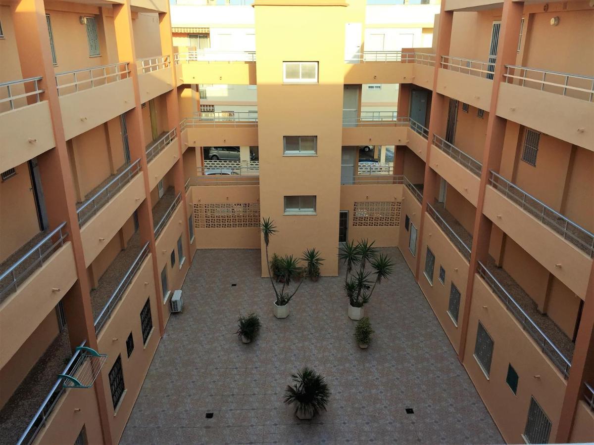 Beachfront And Bright Apartment Mareny Barraquetas Bagian luar foto