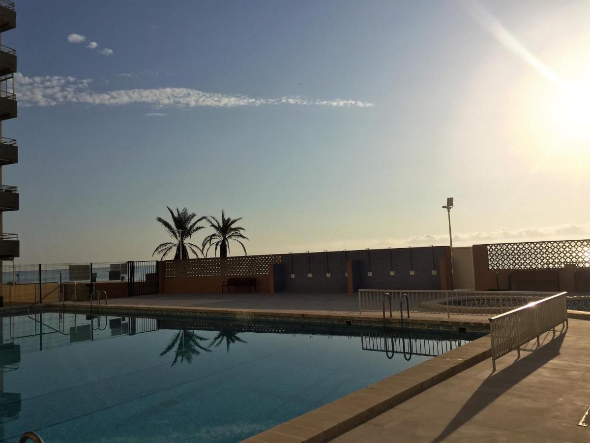 Beachfront And Bright Apartment Mareny Barraquetas Bagian luar foto
